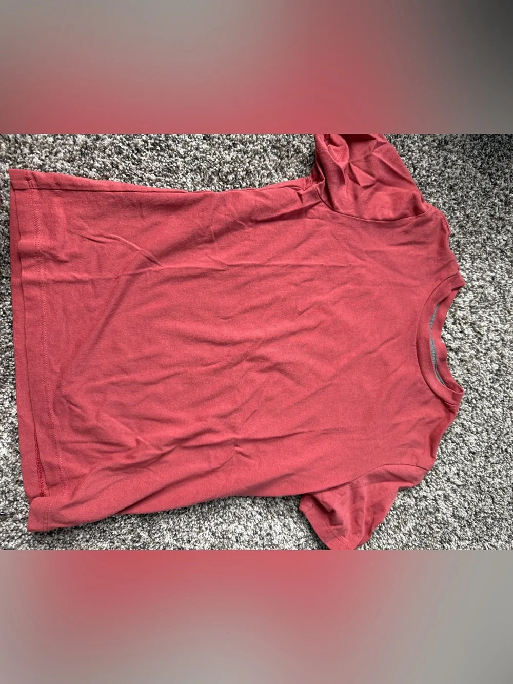 Old Navy Short Sleeve Tee in Dusty Coral Red